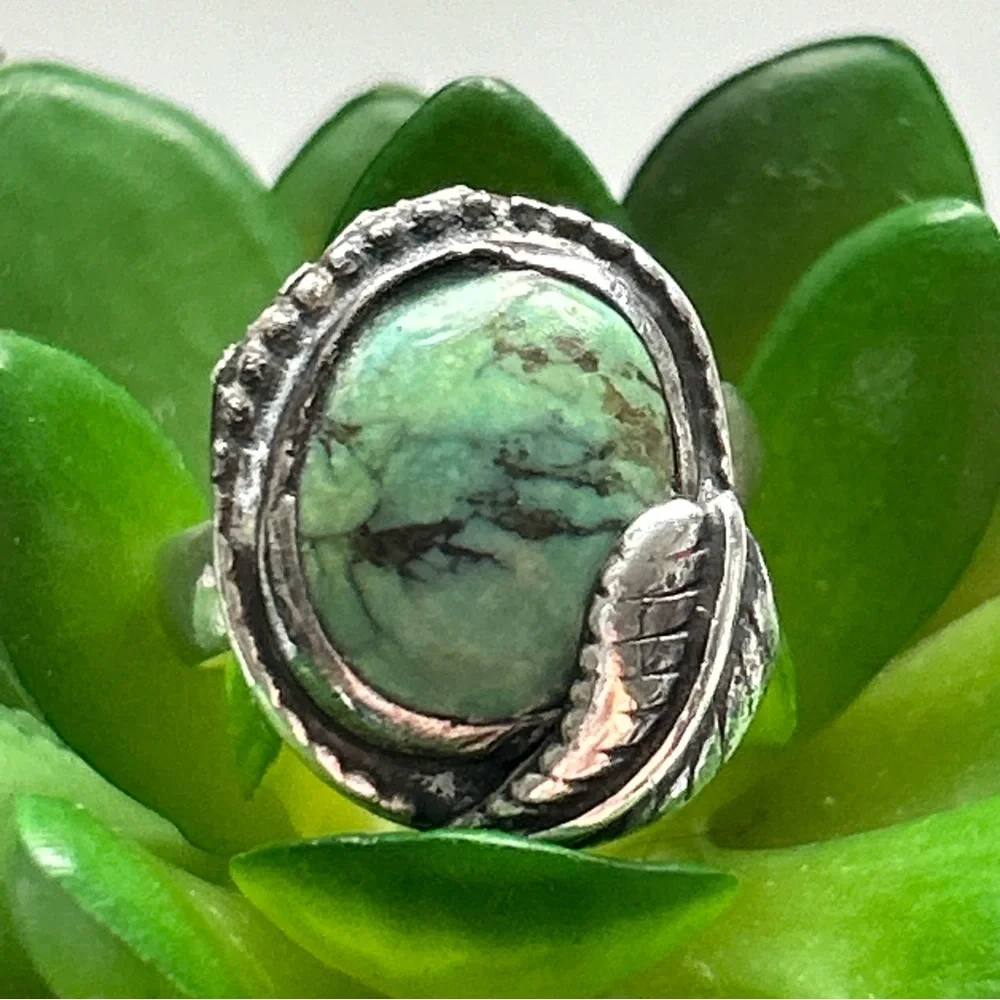 Vintage Southwestern Turquoise Sterling Silver Ring - Picture 9 of 12